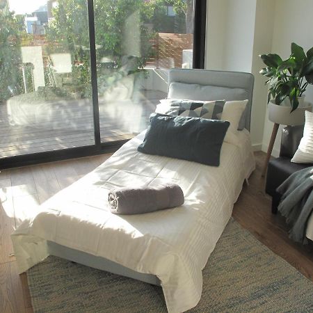 Modern 3 Bedroom Apt With Free Parking, Netflix, Wifi & Welcome Wine By Bnb Pro Melbourne Ngoại thất bức ảnh