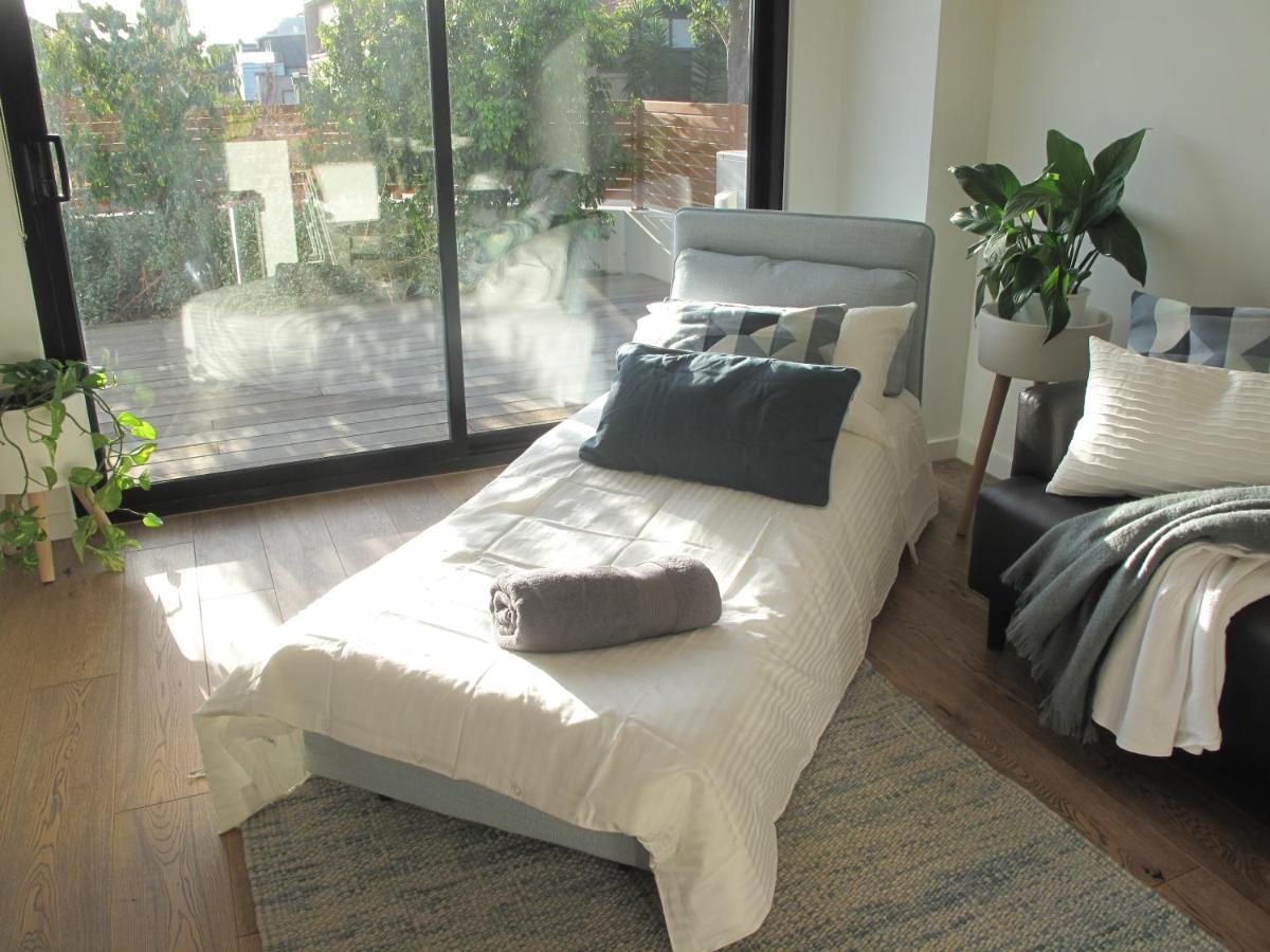 Modern 3 Bedroom Apt With Free Parking, Netflix, Wifi & Welcome Wine By Bnb Pro Melbourne Ngoại thất bức ảnh