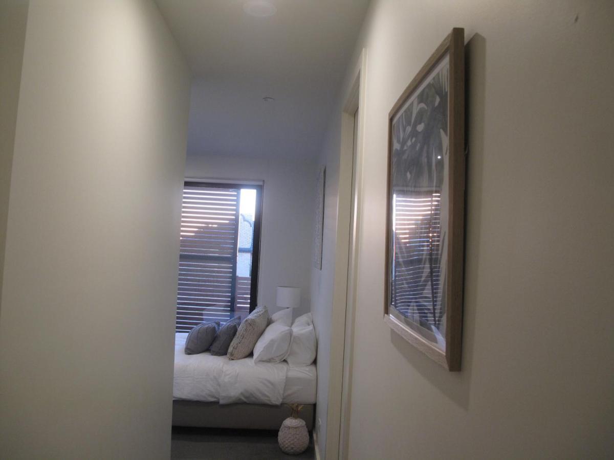 Modern 3 Bedroom Apt With Free Parking, Netflix, Wifi & Welcome Wine By Bnb Pro Melbourne Ngoại thất bức ảnh