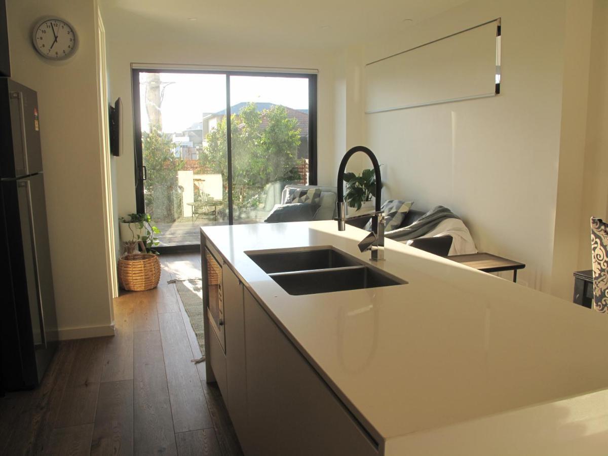 Modern 3 Bedroom Apt With Free Parking, Netflix, Wifi & Welcome Wine By Bnb Pro Melbourne Ngoại thất bức ảnh